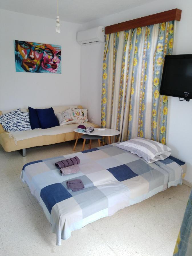Larnaca, Pervolia 1 Bedroom Seaside Apartment Kültér fotó