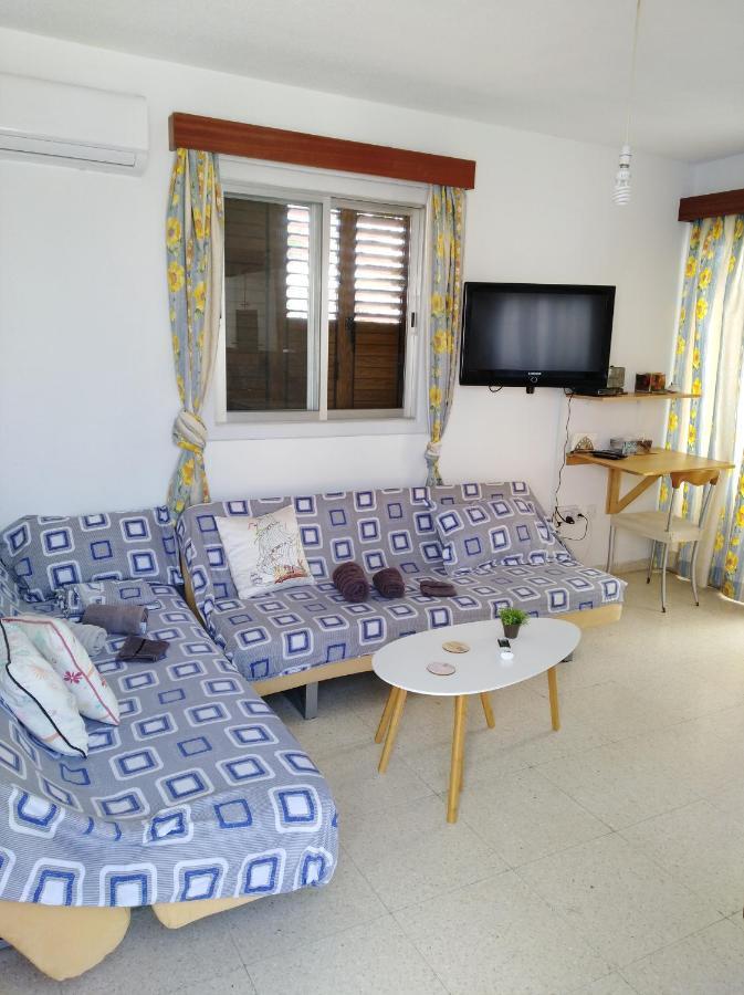 Larnaca, Pervolia 1 Bedroom Seaside Apartment Kültér fotó